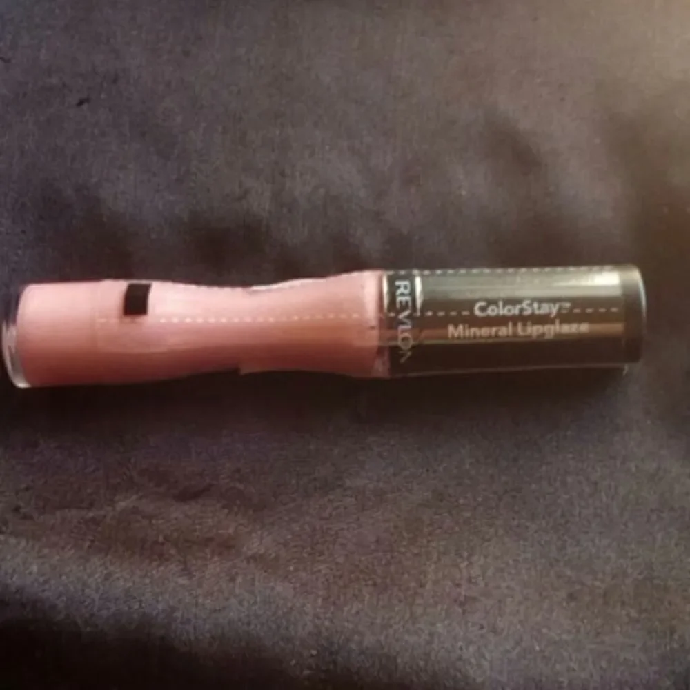 REVLON COLOR STAY MINERAL LIP GLAZE